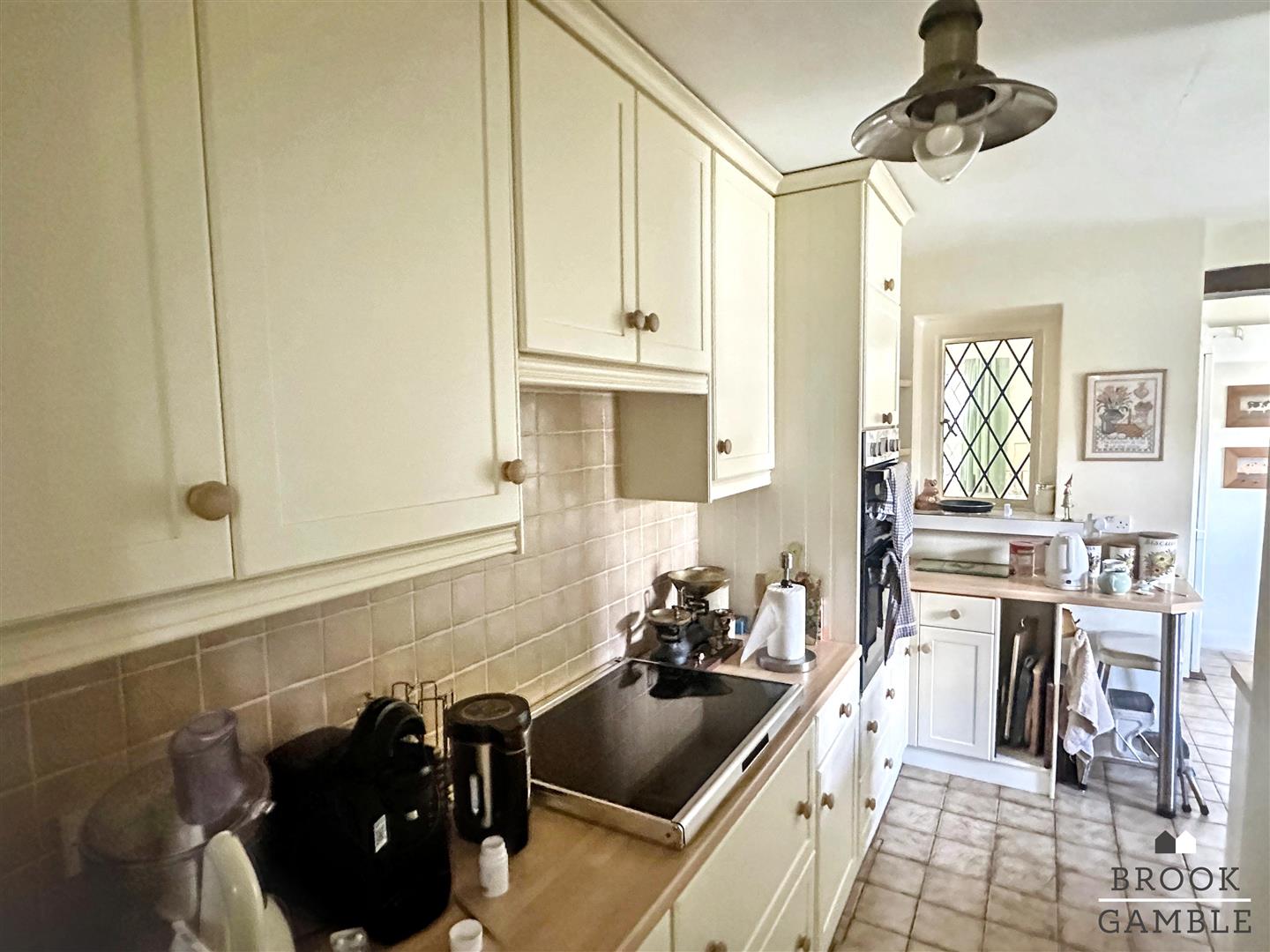 2 Bedroom House. Church Street in Eastbourne,  10